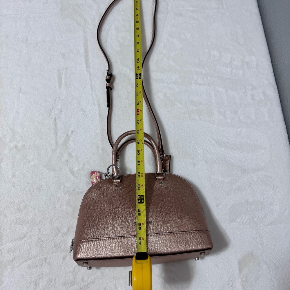 Coach rose gold Leather Interior - Picture 16 of 17